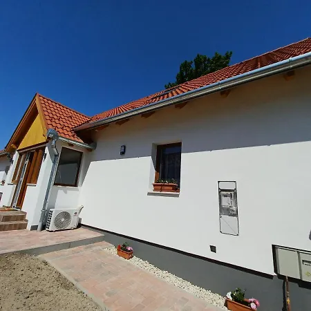 Fazekas Vendeghaz Balatonkeresztur