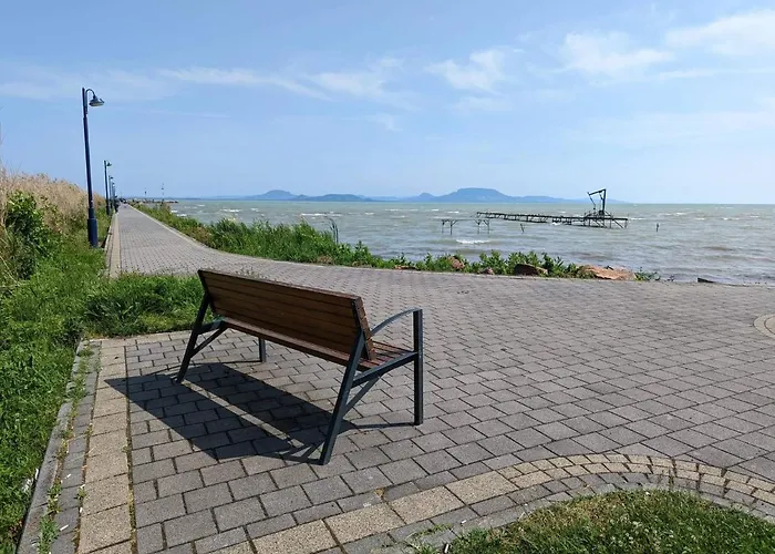 Fazekas Vendeghaz Balatonkeresztúr